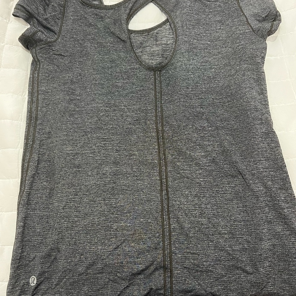 Grey lulu lemon top